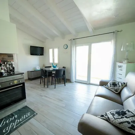 Delle Rondini Apartment *